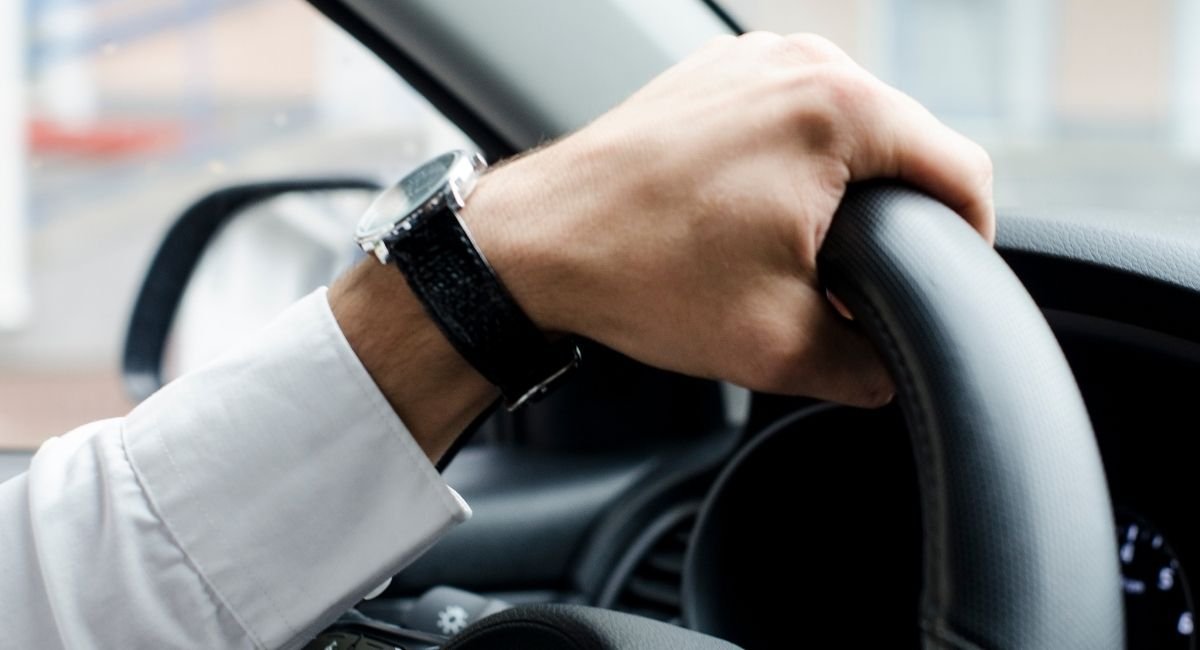 Cómo mantenerse seguro al volante.